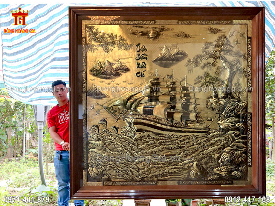 Tranh thuận buồm xuôi gió bằng đồng hun giả cổ được chế tác theo yêu cầu của khách hàng